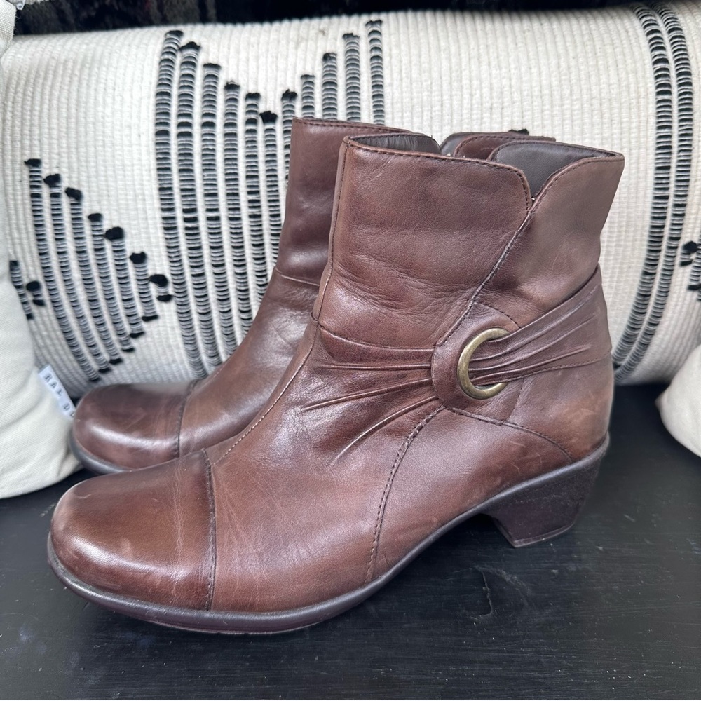 Clarks Brown Leather Heeled Short Boots Ankle Booties sz 8 1/2